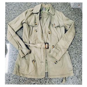 Utility military green jacket atmosphere